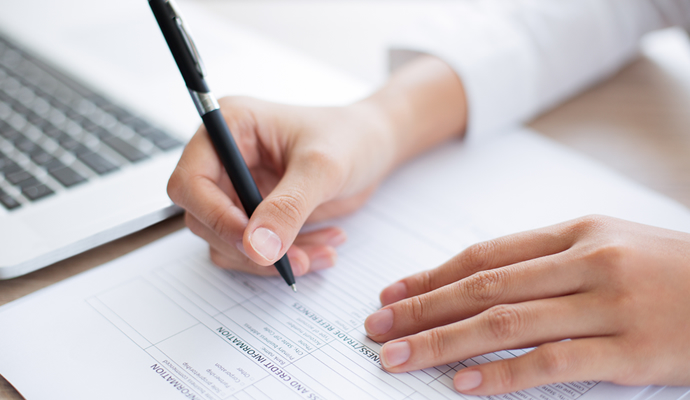 企業への応募〜書類選考